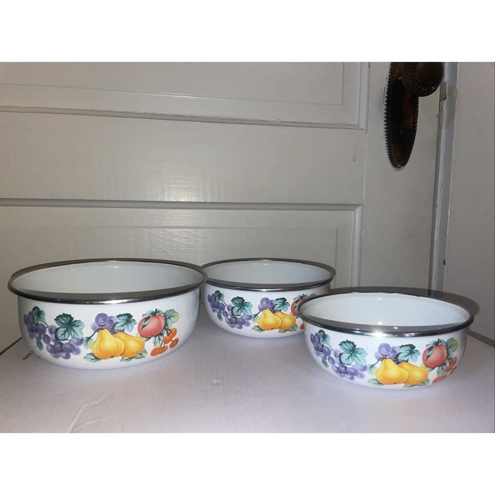 Set Of 3‎ Vintage Nesting Ceramic Coated Metal Mixing Bowls Fruit Decor